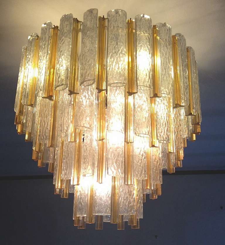 Elegant chandelier of the famous Venini glassworks In Excellent Condition In Auribeau sur Siagne, FR
