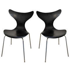 Pair of chairs by jacobsen AJ 3108