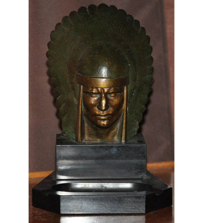 Indian head ashtray in bronze and black marble