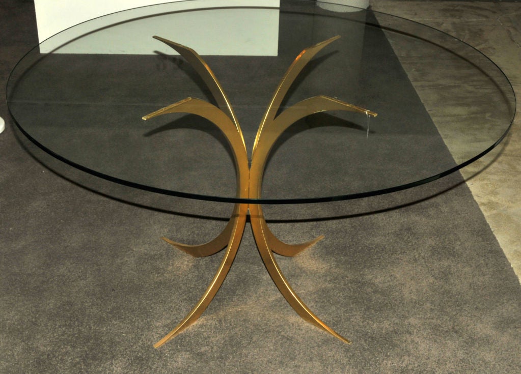 Round Table