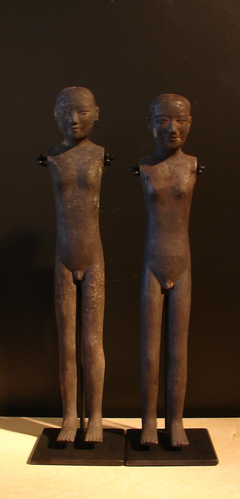A Pair of Han Dynasty Pottery Stick Figures In Good Condition In Austin, TX