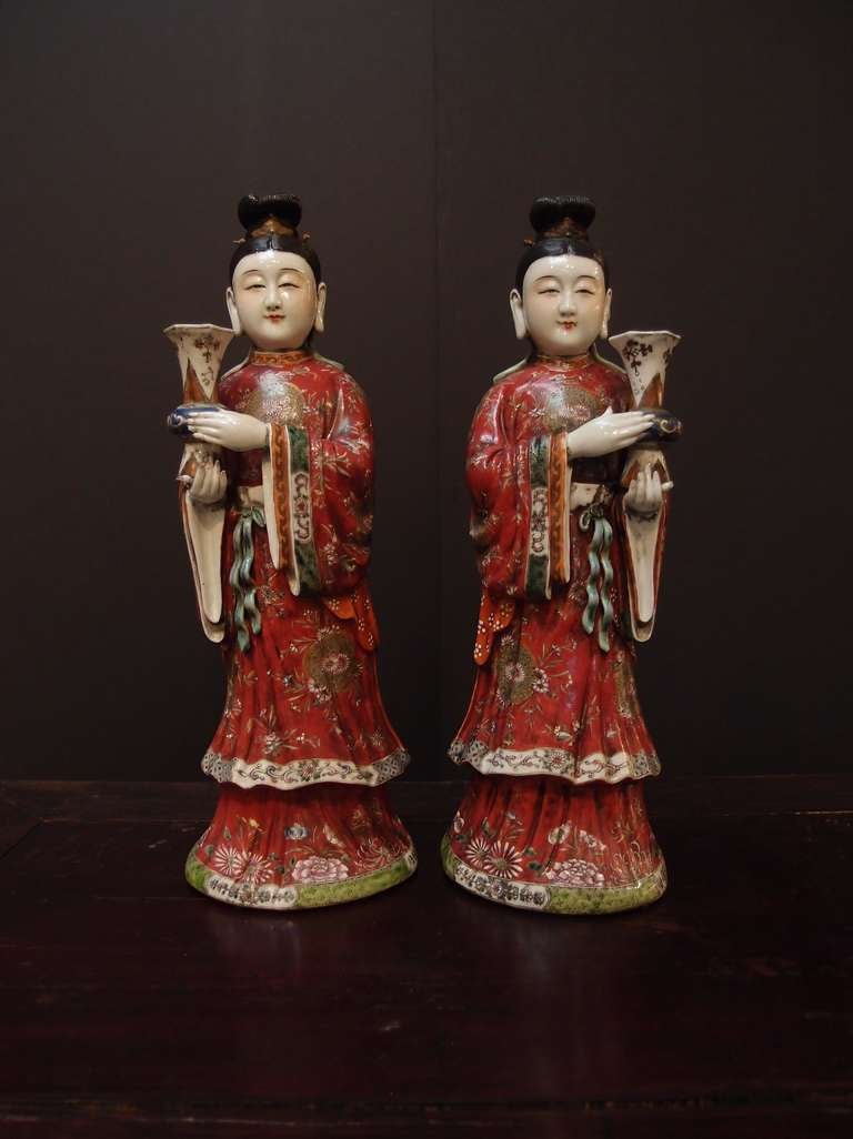 A Pair of Chinese Export Porcelain Famille Rose Court Lady Candle Holders In Good Condition In Austin, TX