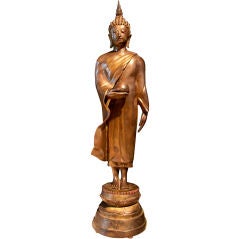 Bouddha thaïlandais debout en bronze et doré à la feuille