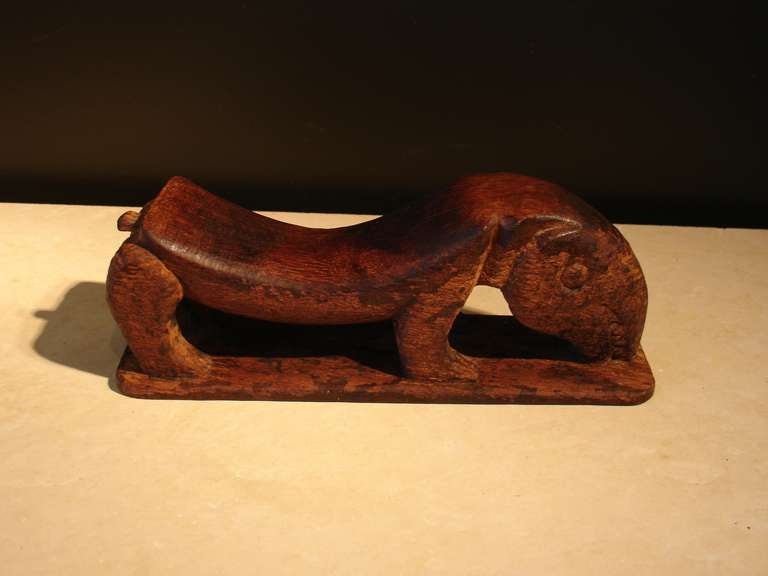 Indonesian Tribal Anteater Form Headrest, Irian Jaya, Mid-20th Century In Good Condition For Sale In Austin, TX
