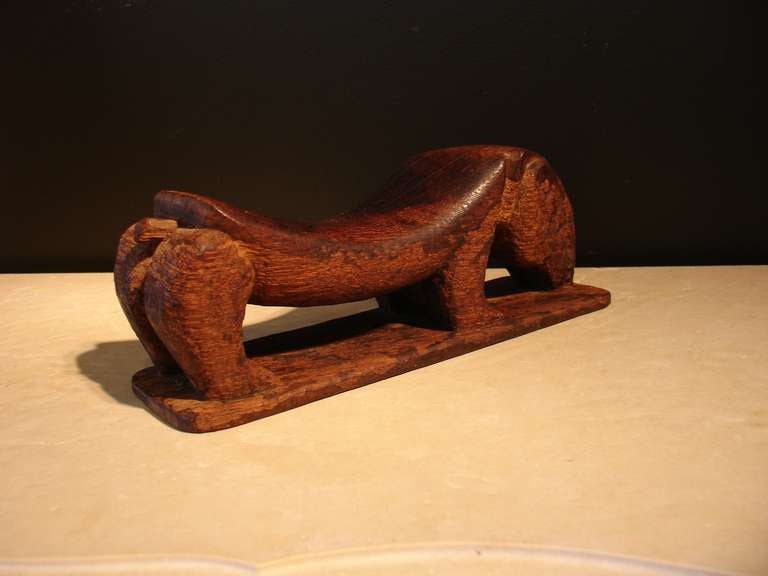 Indonesian Tribal Anteater Form Headrest, Irian Jaya, Mid-20th Century For Sale 2