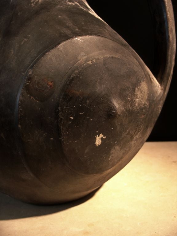 A Large Chinese Han Dynasty Black Pottery Amphora 2