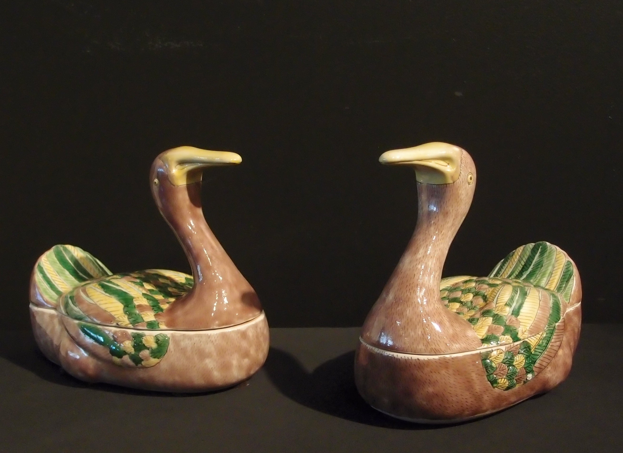 Pair of Chinese Export Porcelain Goose Form Tureens For Sale at 1stDibs