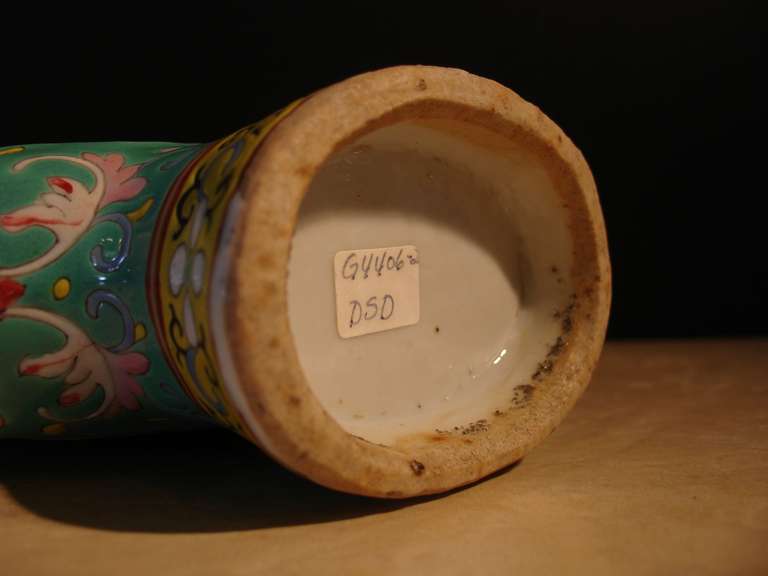 Pair of Chinese Famille Rose Porcelain Moon Flasks 4