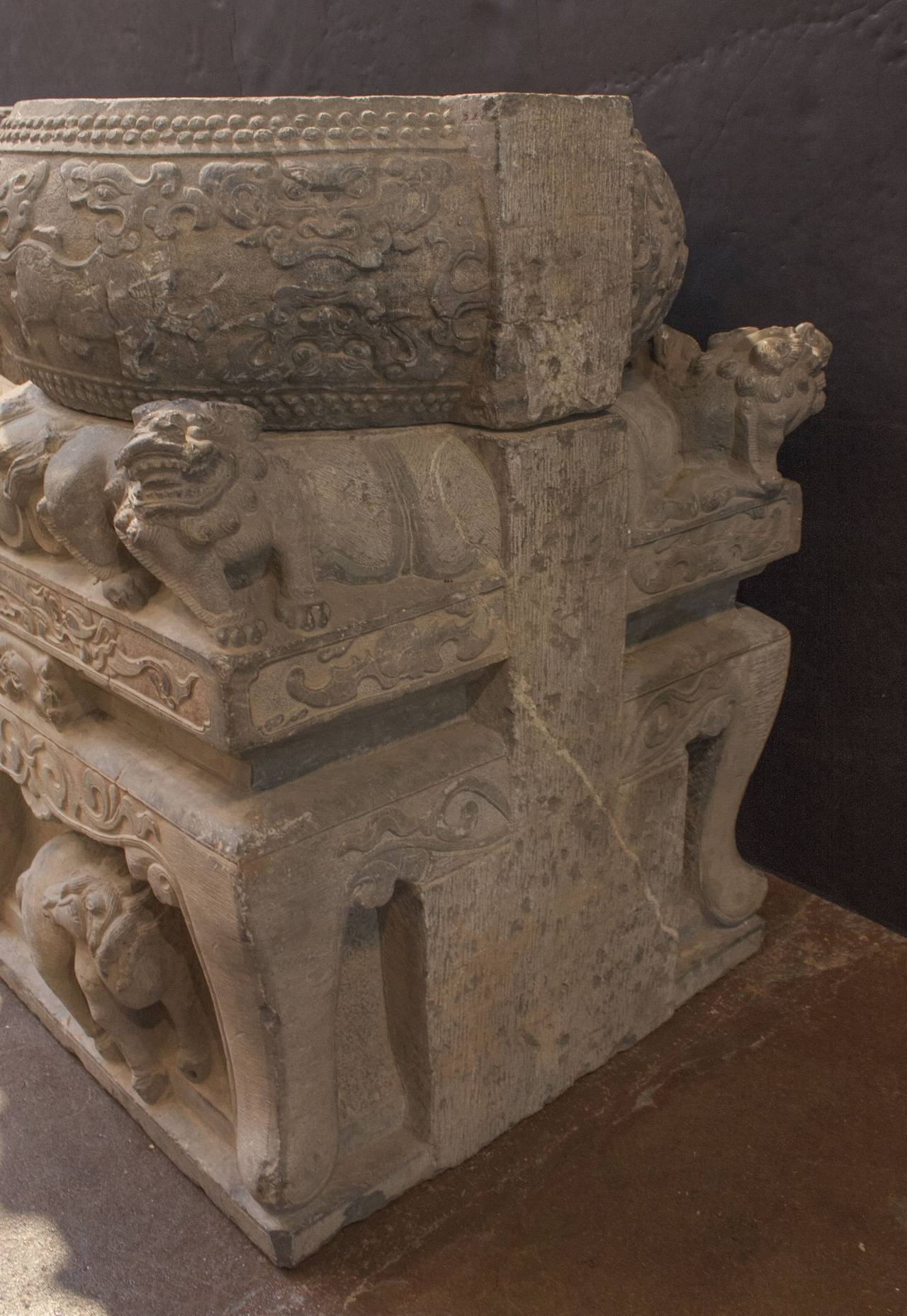 Pareja de pedestales chinos de piedra caliza tallada de la dinastía Qing Piedra en venta