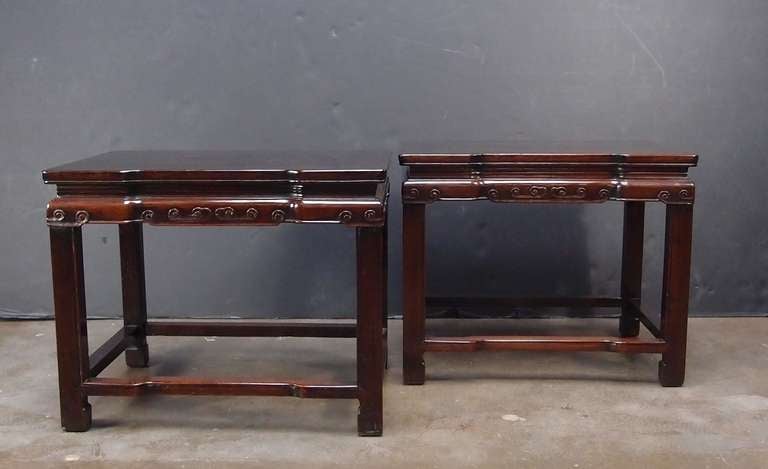 Pair of Qing Dynasty Chinese Rosewood Rectangular Side Tables, 19th Century In Good Condition In Austin, TX