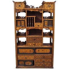 Cabinet japonais en orme (Keyaki) et marqueterie (Shadona)