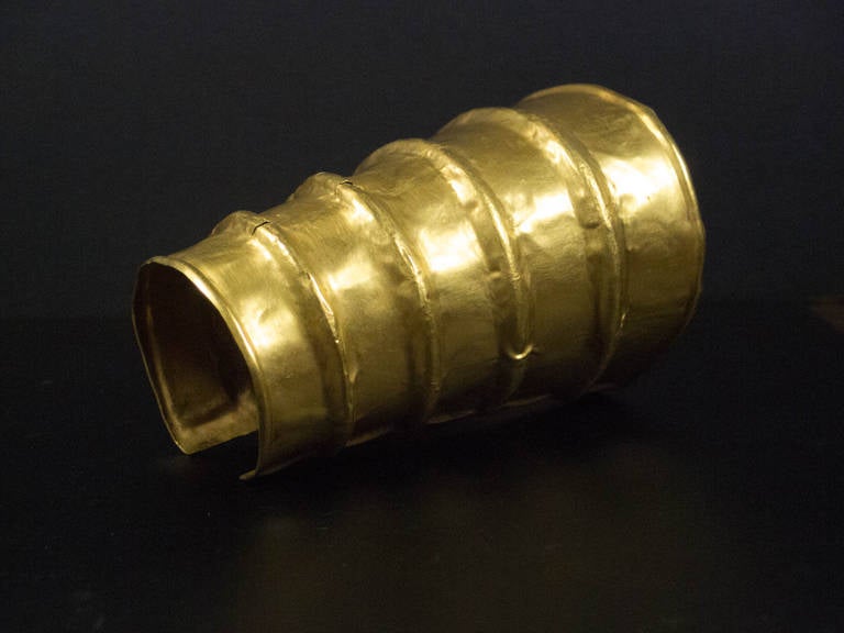 Hammered Chinese Dian Culture Large Gold Cuff, circa 2nd Century BC, Southern China For Sale