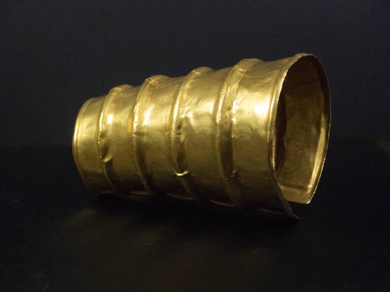 Chinese Dian Culture Large Gold Cuff, circa 2nd Century BC, Southern China In Good Condition For Sale In Austin, TX