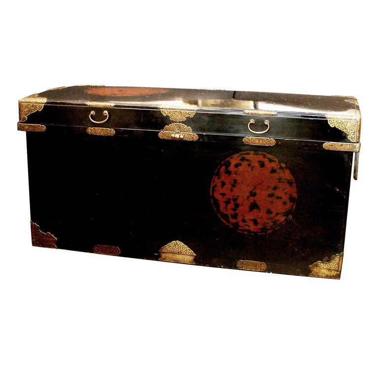 Large Japanese Black Lacquer Dowry Trunk, Nagamochi For Sale