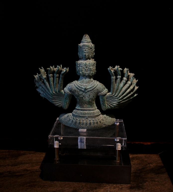 Calco Figura in bronzo Khmer di Prajnaparamita con undici volti in vendita