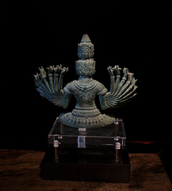 Kambodschanische Bronzefigur der Prajnaparamita mit elf Gesichtern im Zustand „Gut“ im Angebot in Austin, TX