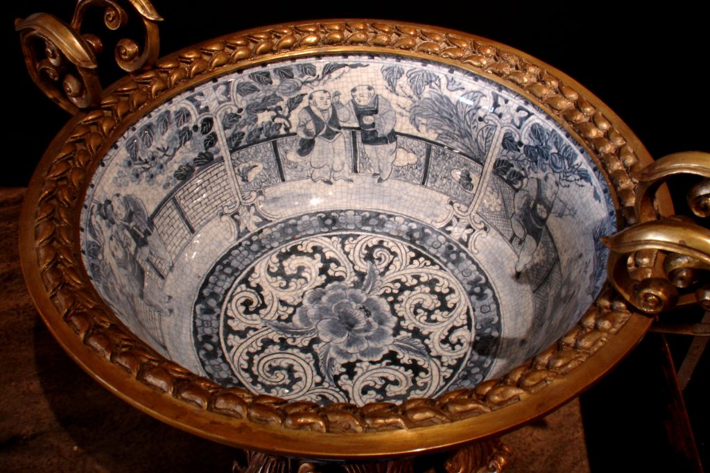 A Pomponne Mounted Blue and White Porcelain Basin Centerpiece In Excellent Condition In Austin, TX