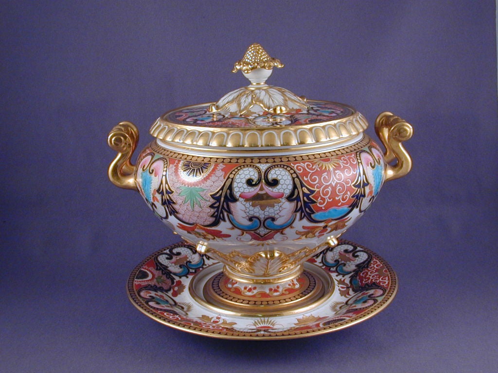 Flight, Barr & Barr Worcester Soup Tureen with Cover & Stand, England circa 1815