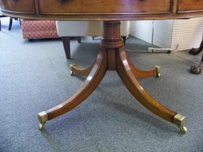 20th Century English library or center table For Sale