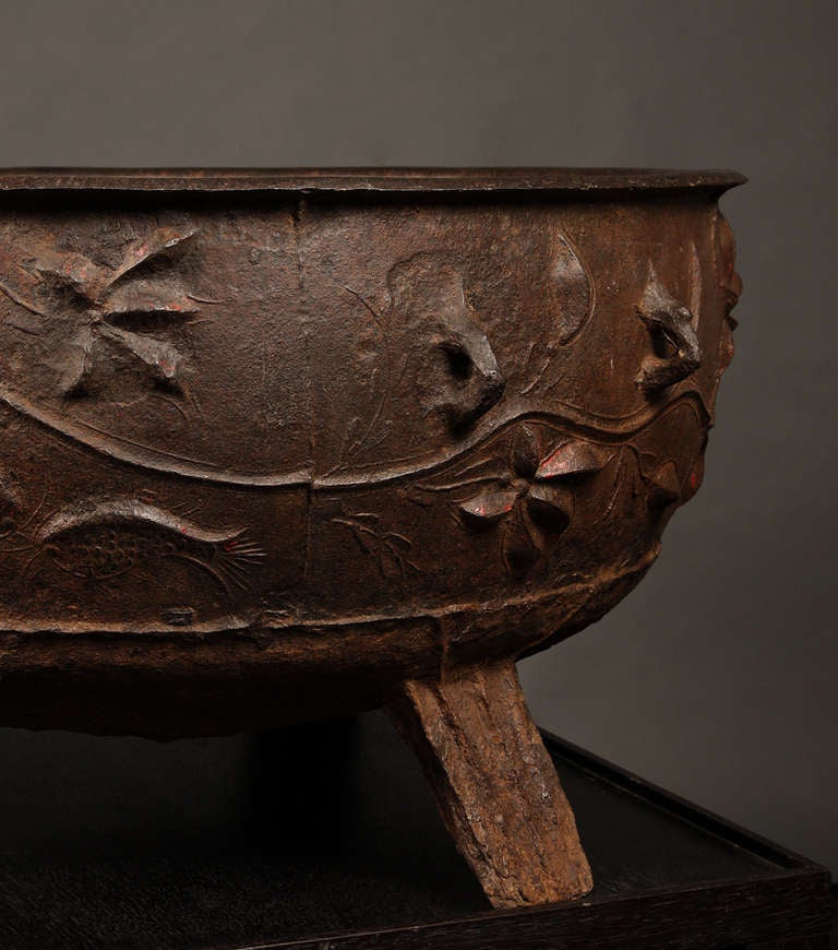 A Chinese Cast Iron Cauldron In Good Condition In London, GB