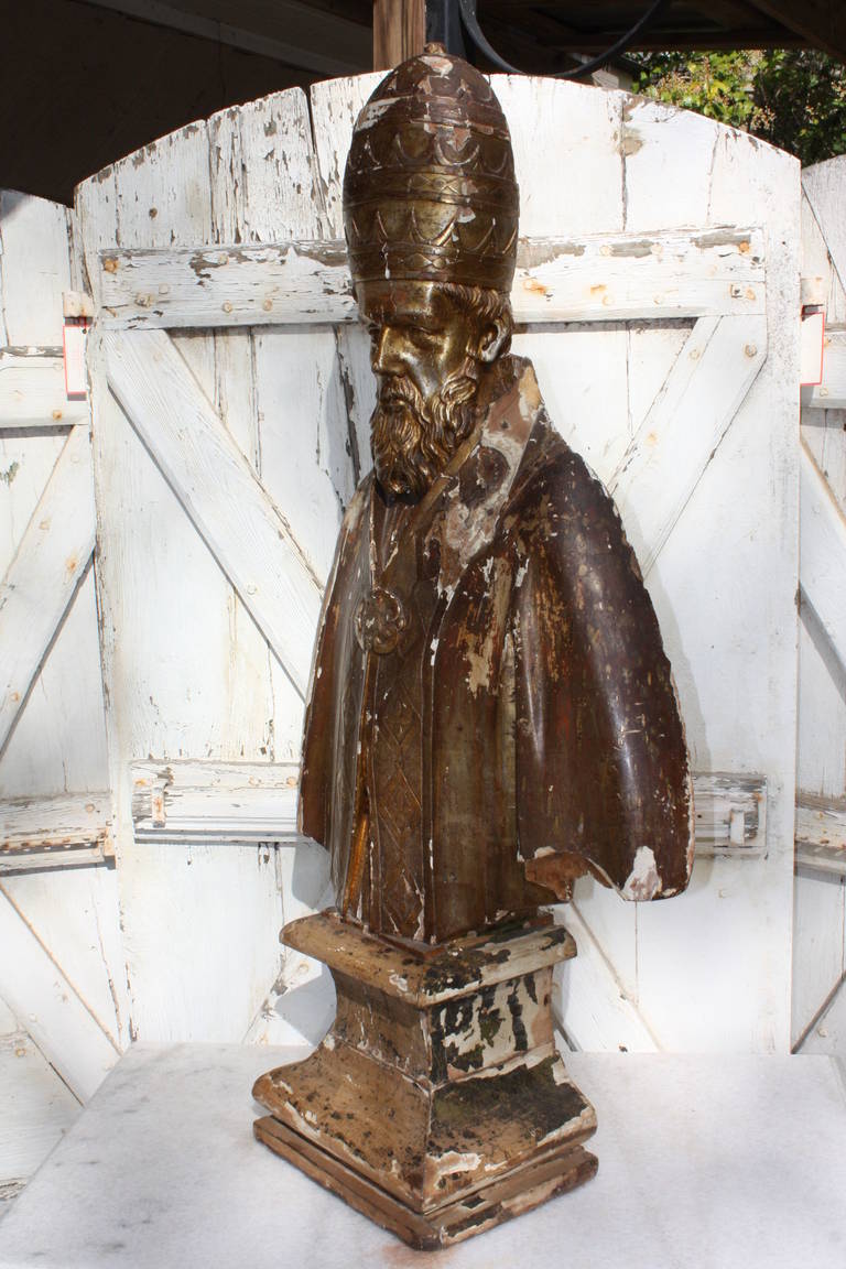 18th Century Gilded Italian Statue of a Pope Wearing his Papal Tiara In Good Condition In Fairhope, AL