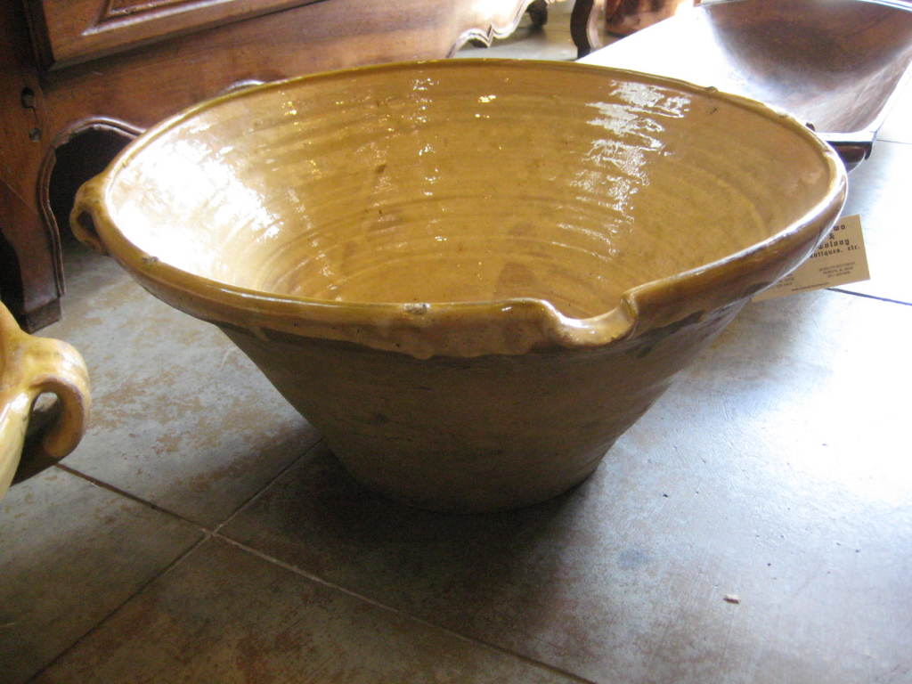 19th Century French Yellow Bowl For Sale 3