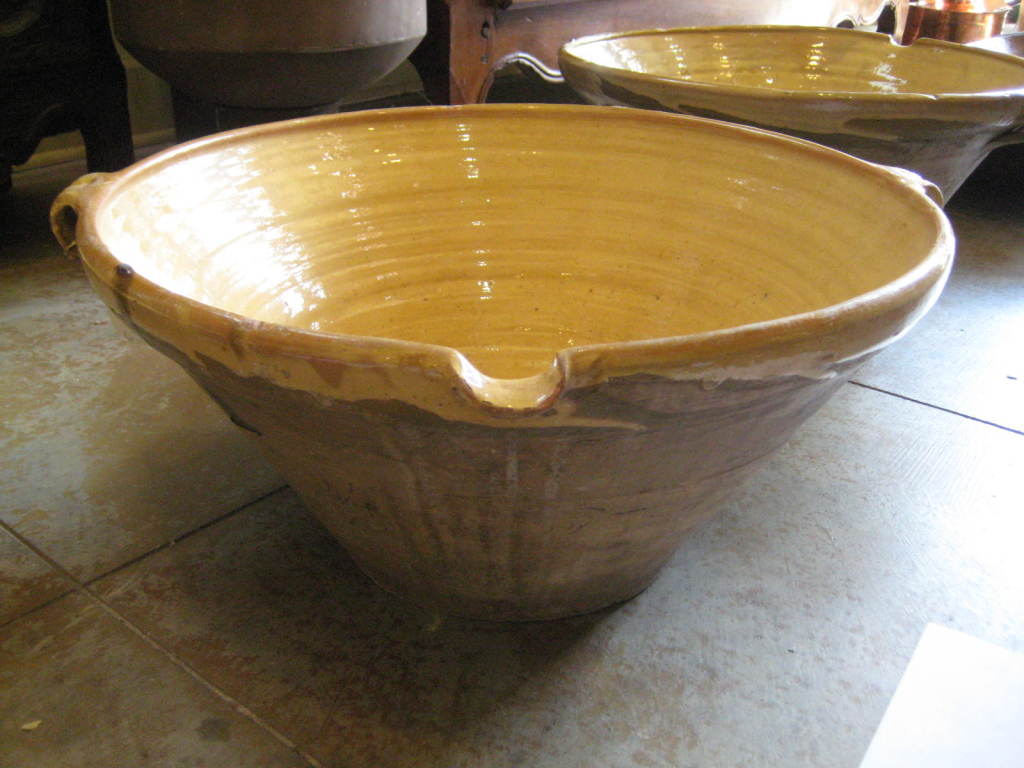 19th Century French Yellow Bowl For Sale 5
