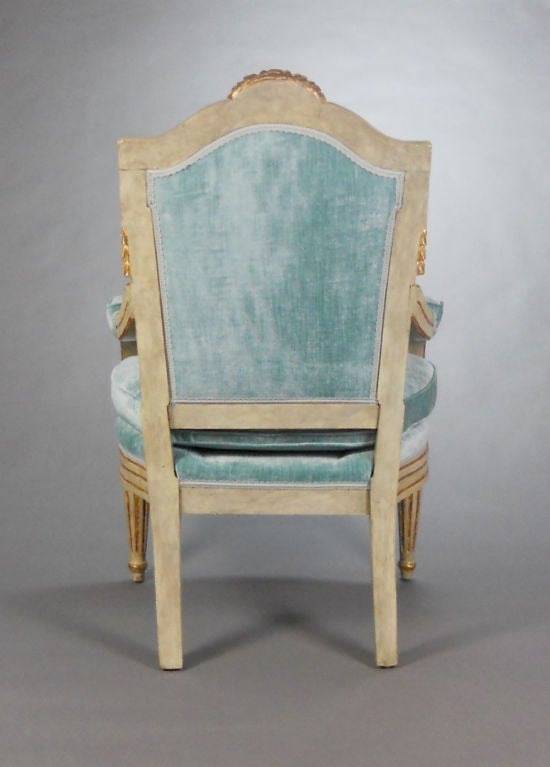 18th Century and Earlier Pair of Italian Neoclassical Painted and Parcel Gilt Armchairs For Sale