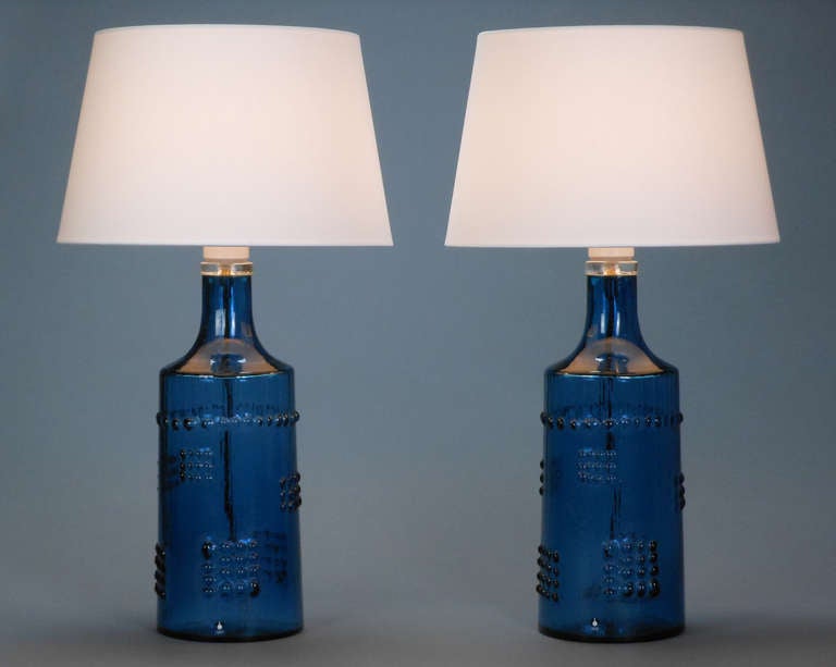 A Pair of Swedish Blue Glass Lamps by Pukeberg In Good Condition In New York, NY