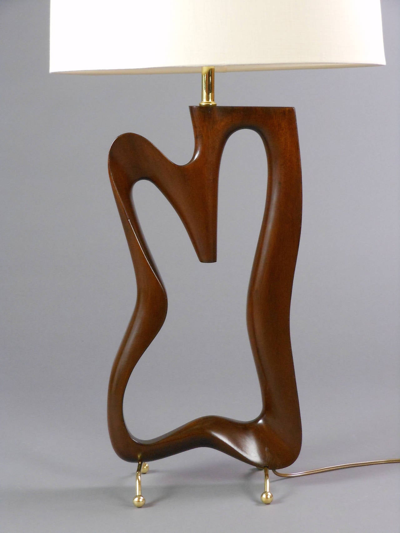 Mid-Century Modern Biomorphic Wood Lamp In Good Condition For Sale In New York, NY