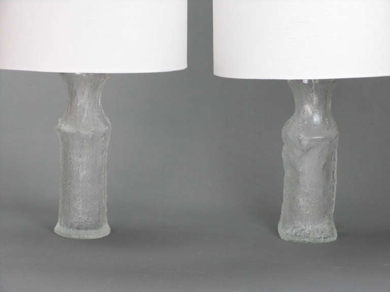 Mid-Century Modern Scandinavian Modern Pair of Glass Lamps by Timo Sarpaneva for Luxus For Sale