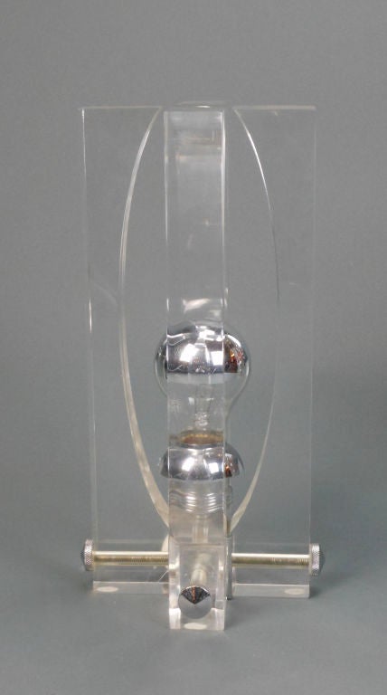 Late 20th Century Pair of French Mid-Century Modern Lucite Lamps