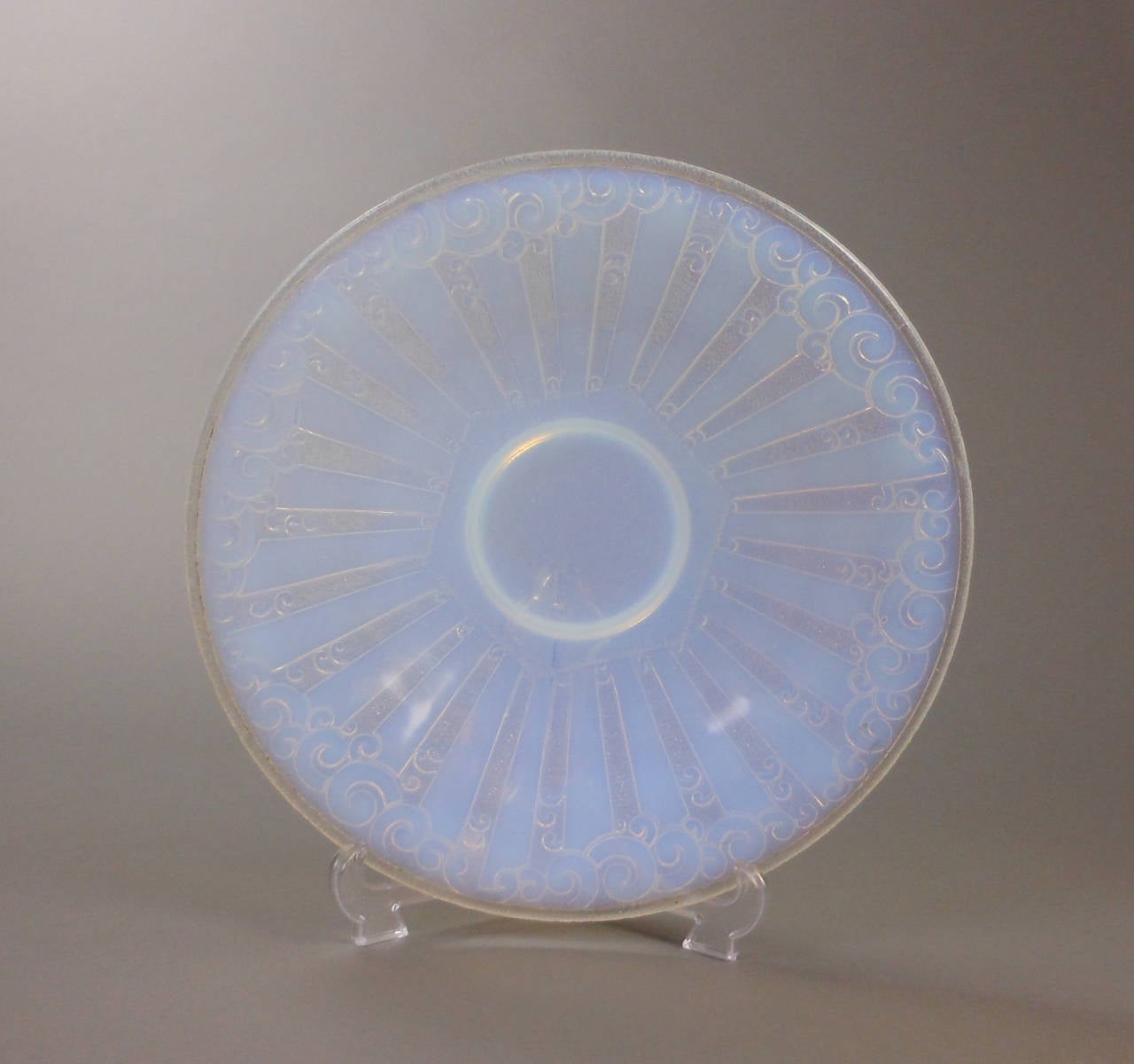 French Art Deco Opalescent Glass Bowl For Sale 1