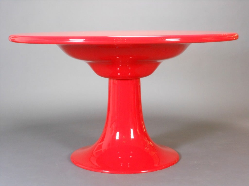 A Rare German Red Fiberglass Dining Table by Otto Zapf In Good Condition In New York, NY
