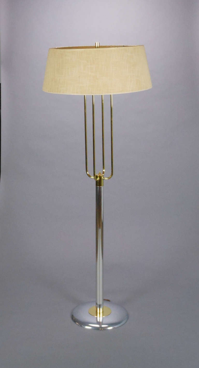 Mid-Century Modern American Steel and Brass Floor Lamp In Good Condition For Sale In New York, NY