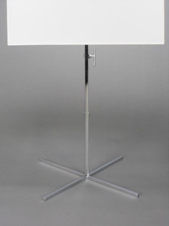 Mid-Century Modern Pair of Steel Table Lamps In Good Condition For Sale In New York, NY