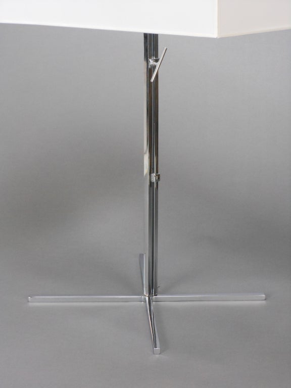 20th Century Mid-Century Modern Pair of Steel Table Lamps For Sale