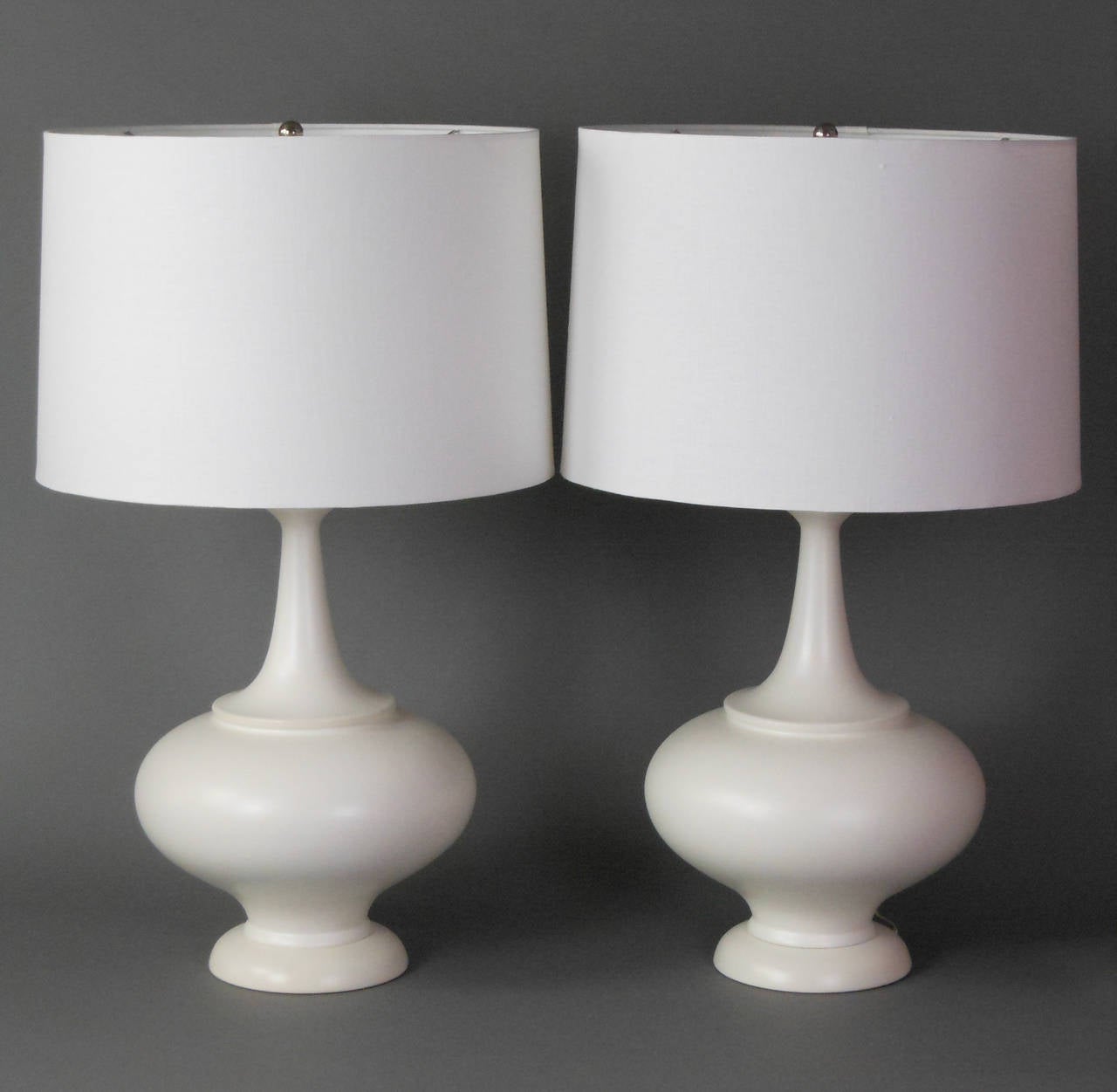 Mid-Century Modern Pair of Midcentury Large White Ceramic Lamps For Sale