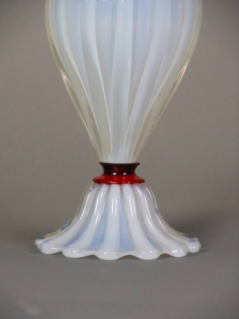 Pair of Murano Mid-Century White and Red Glass Lamps For Sale 4