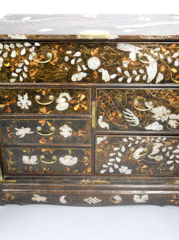 A Korean Mother-of-Pearl and Tortoiseshell Inlaid Lacquer Chest 2