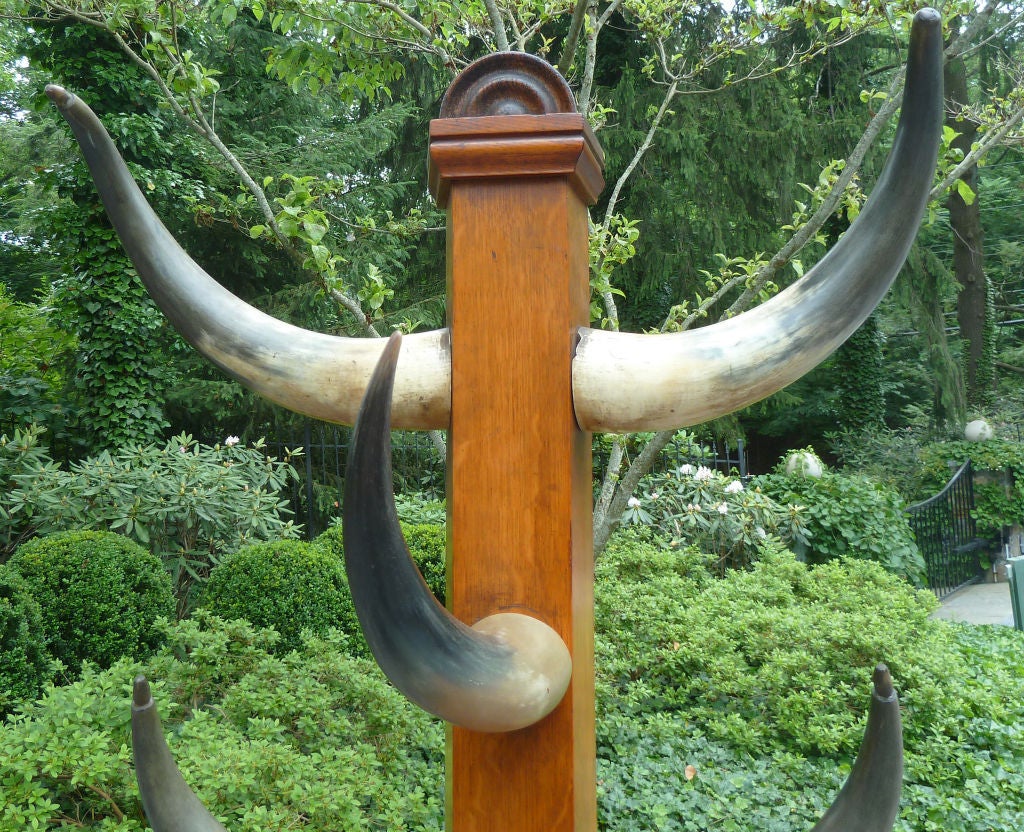 Unusual English 19th Century Oak and Horn Coat Stand In Excellent Condition In Mt Kisco, NY