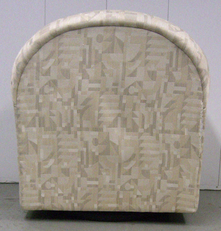 Art Deco A Set of 4 Milo Baughman Designed Swivel Chairs from Directional