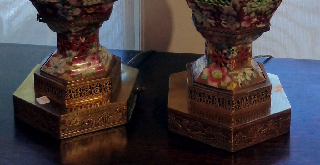 Pair of Early 20th Century Chinese Porcelain Wedding Lamps In Excellent Condition In Mt Kisco, NY