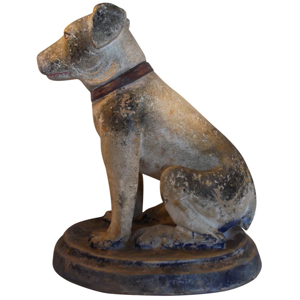 Grand chien en papier mâché
