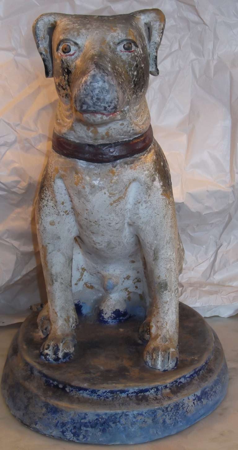 Chien en papier mâché