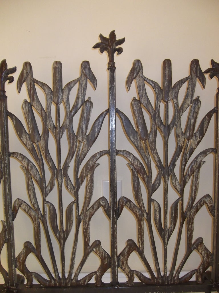 Iron Artistic cast iron fireplace screen