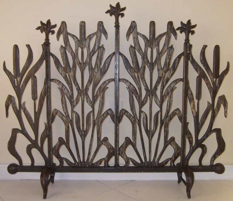 Artistic cast iron fireplace screen 3