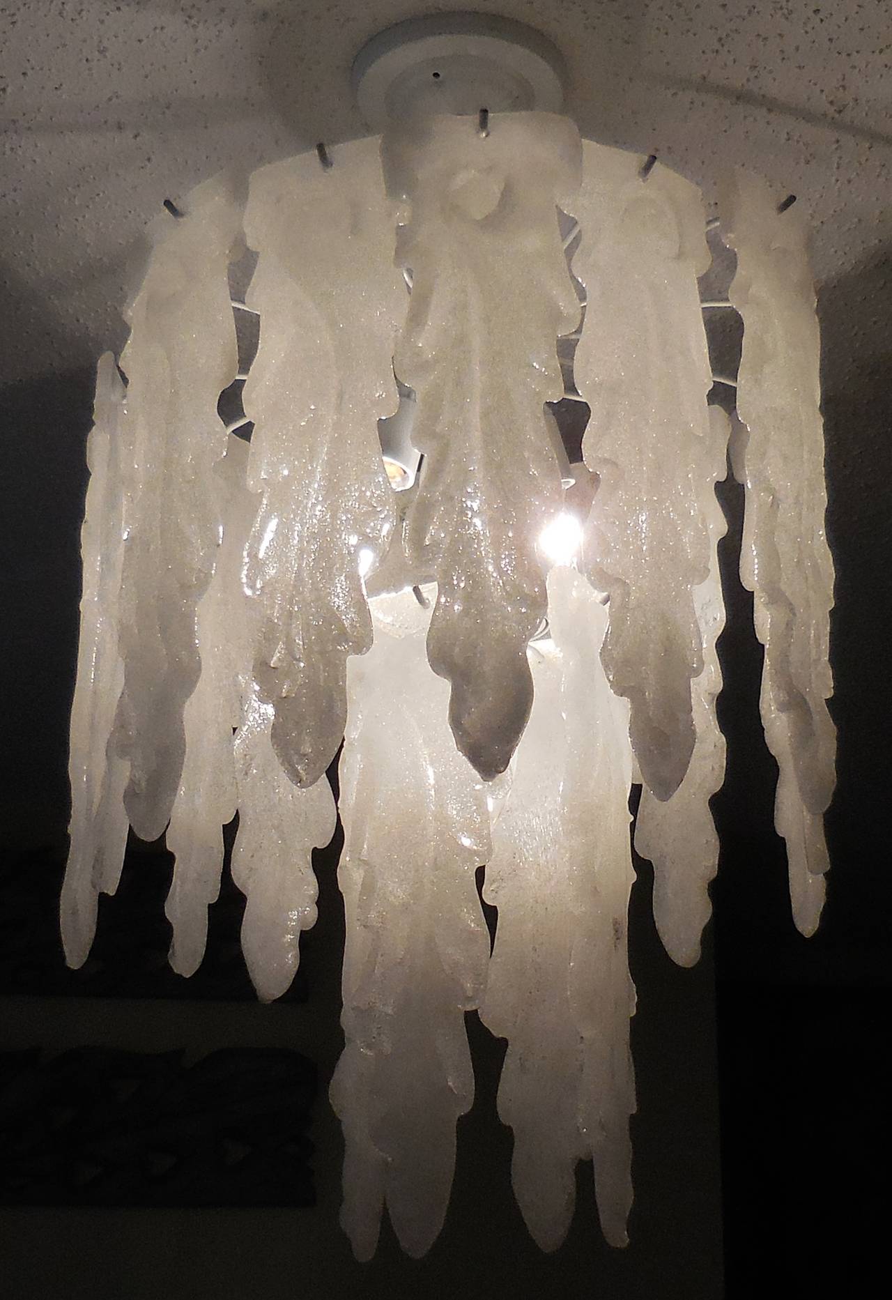 White Frosted Glass Murano Chandelier In Good Condition In Delray Beach, FL