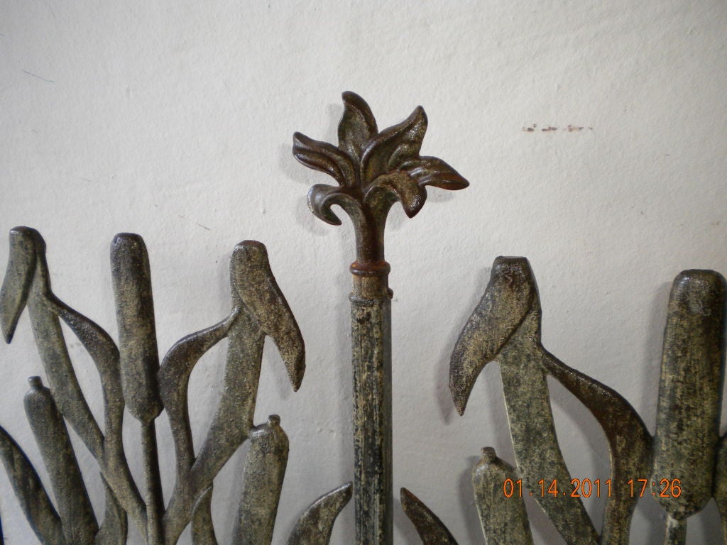 Iron fireplace screen In Excellent Condition In Delray Beach, FL