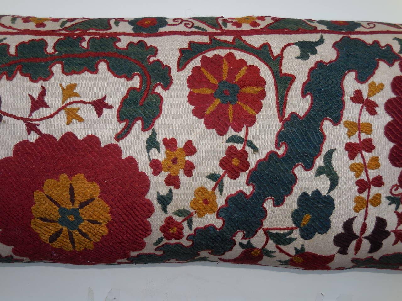 Pair of Suzani Pillows In Excellent Condition In Delray Beach, FL